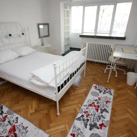Metropolis Business Apartment